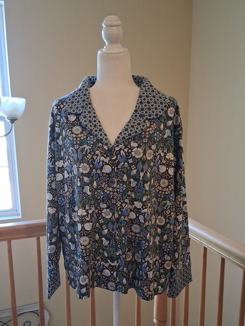 Vera Bradley 100% Cotton Print Pajama And Or Tunic Top in Blue, Brown & Cream